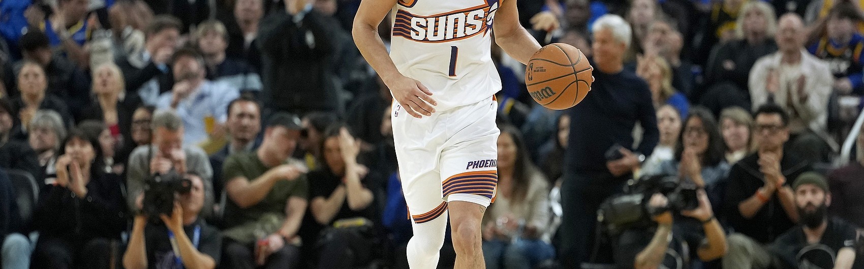 开云体育-杜兰特：对布克的防守压迫做得很好 最终是我们完成了制胜一击